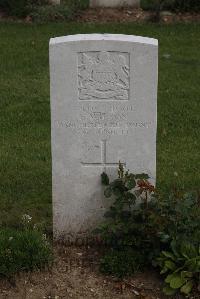 Wancourt British Cemetery - Wilson, E